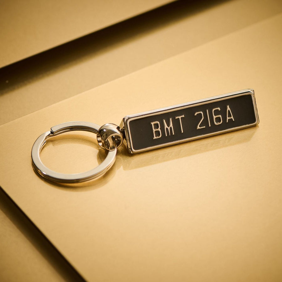 007Store James Bond Aston Martin DB5 Number Plate Keyring