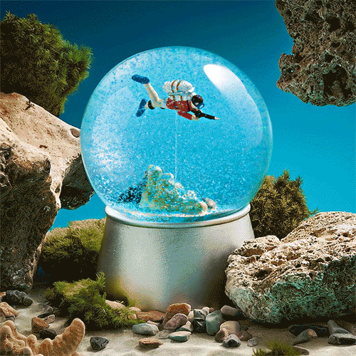 007Store James Bond Thunderball Sea Globe - Limited Edition