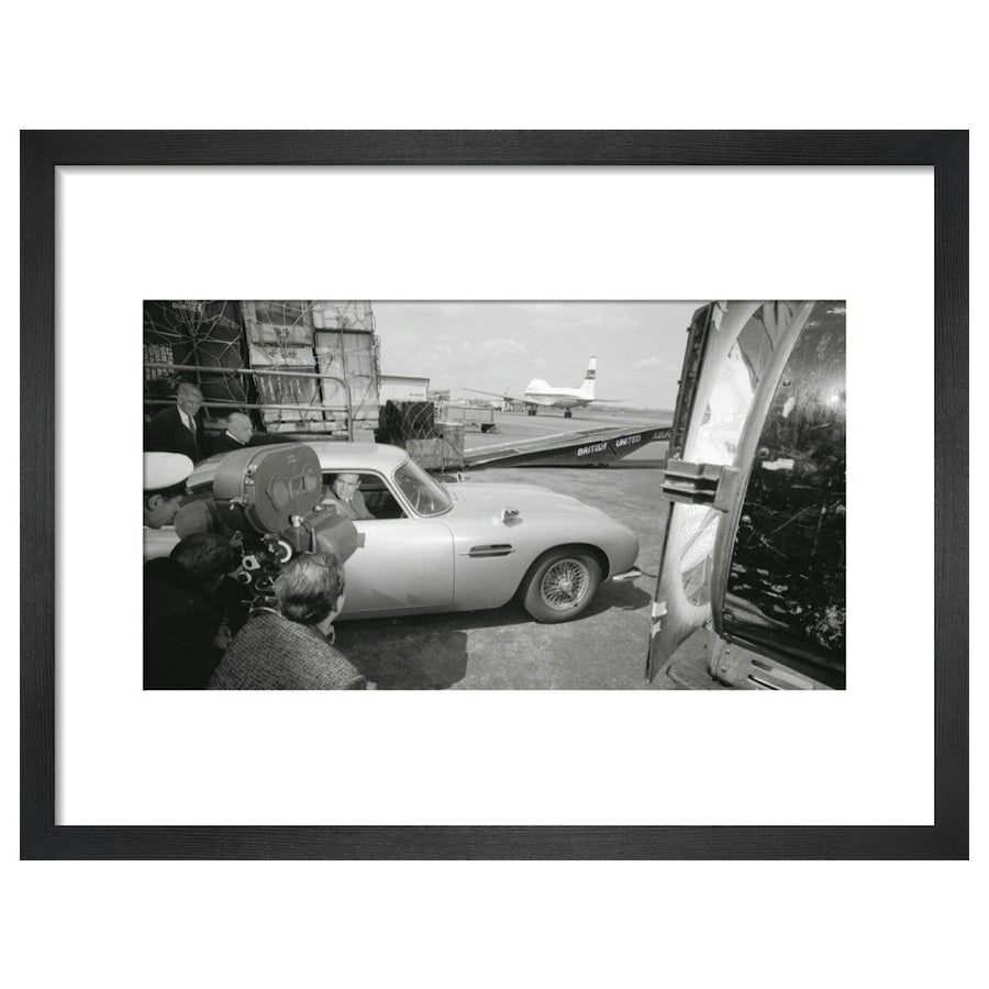 007Store James Bond Goldfinger DB5 Framed Art Print - By King & McGaw