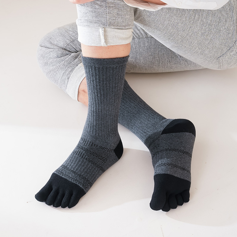 AliExpress 1/5 Pairs Men's Toe Socks Long Compression Sweat-Absorbing Fitness Marathon Hiking Outdoor Basketball Five Finger Sport Socks, view 3