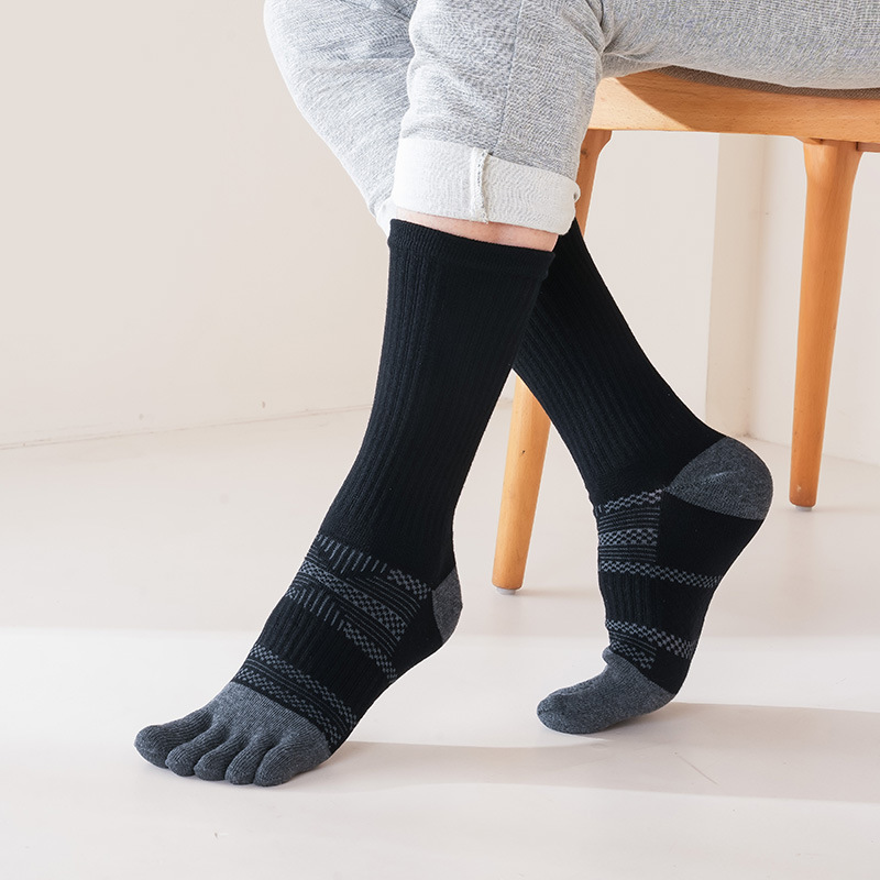AliExpress 1/5 Pairs Men's Toe Socks Long Compression Sweat-Absorbing Fitness Marathon Hiking Outdoor Basketball Five Finger Sport Socks, view 5