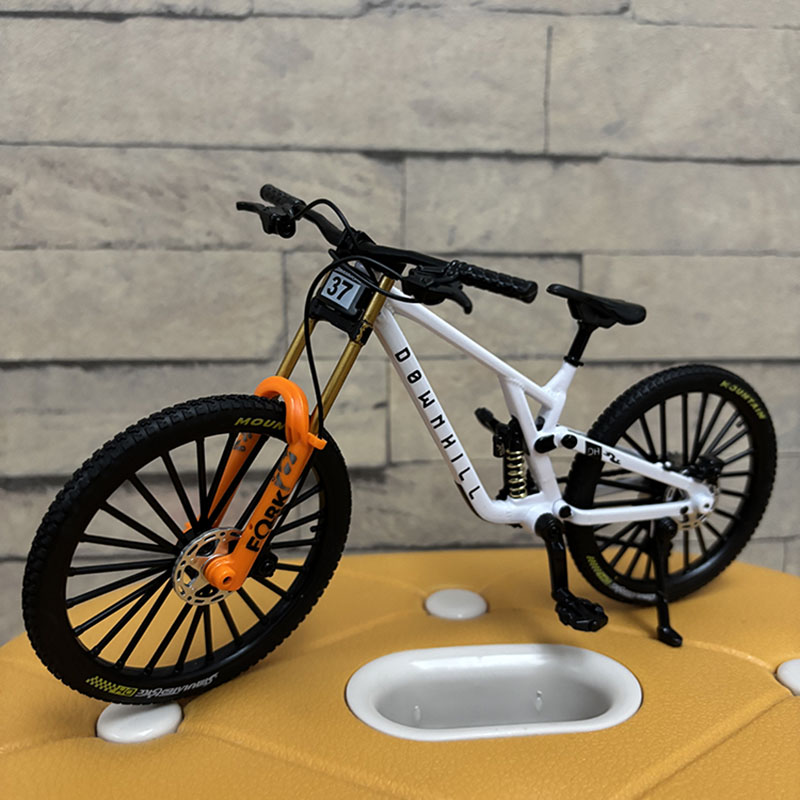 AliExpress 1:8 Model Alloy Bicycle Diecast Mini Finger Bikes Simulation Collection Gifts Toys for Boys 37A, view 4