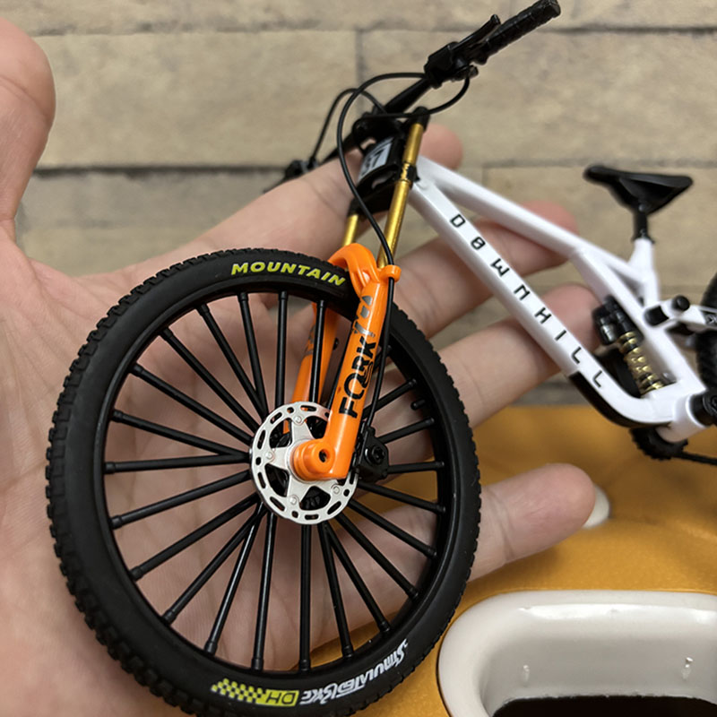 AliExpress 1:8 Model Alloy Bicycle Diecast Mini Finger Bikes Simulation Collection Gifts Toys for Boys 37A, view 5