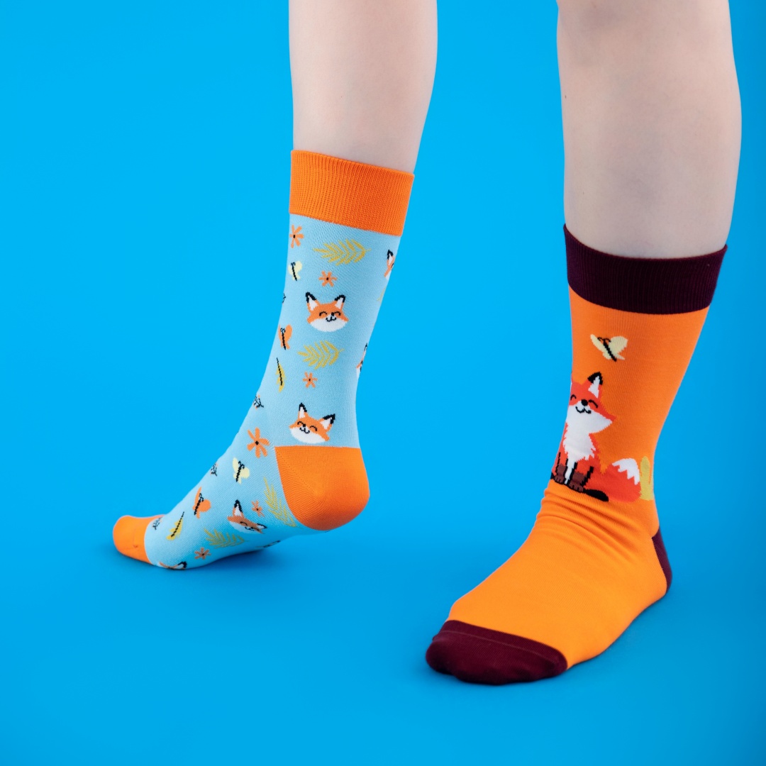 AliExpress 1 Pair Cute Little Foxes Mid-calf Socks，Fashionable AB-style , Personalized outfits, perfect for all seasons, view 3