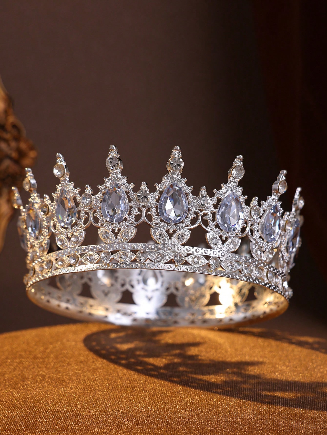AliExpress 1 Piece of Vintage Teardrop Diamond Bridal Crown, Elegant Palace-Style Wedding Accessory, Zircon Full-Circle Crown-Shaped Bridal Headpiece, view 3