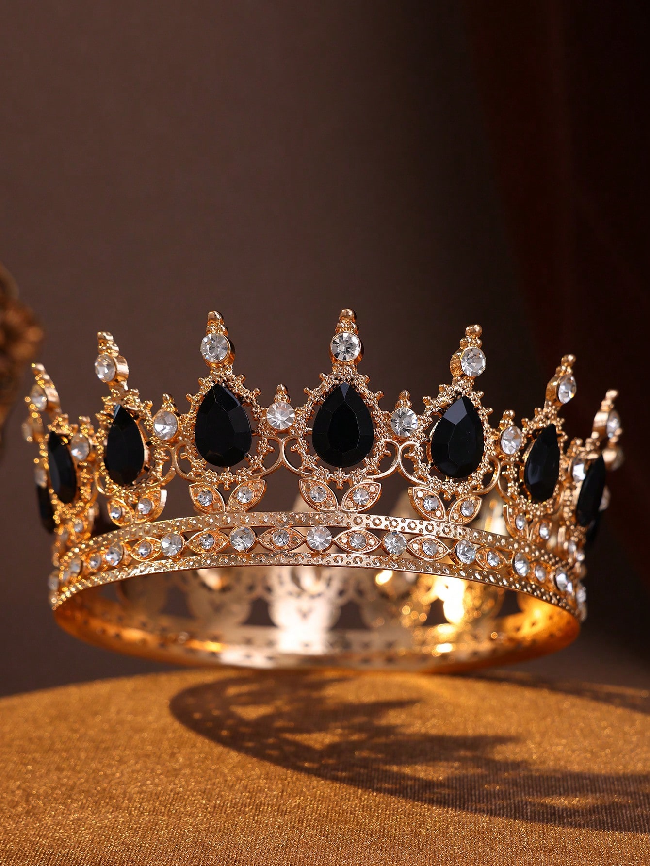 AliExpress 1 Piece of Vintage Teardrop Diamond Bridal Crown, Elegant Palace-Style Wedding Accessory, Zircon Full-Circle Crown-Shaped Bridal Headpiece, view 5