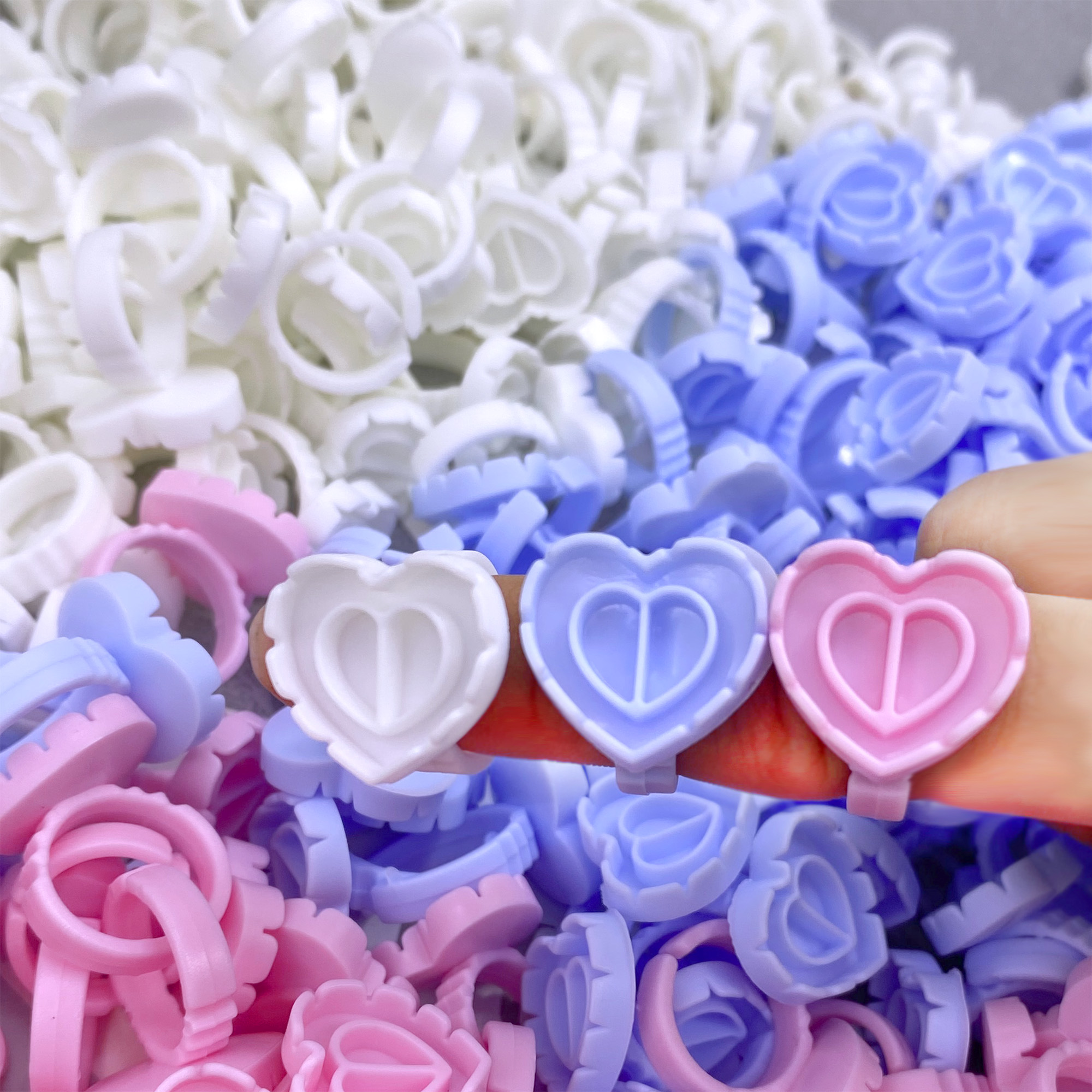 AliExpress Disposable Eyelash Glue Cups (100-Pack)