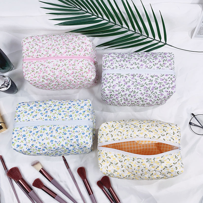 AliExpress Large Quilted Floral Zipper Makeup Bag, view 2