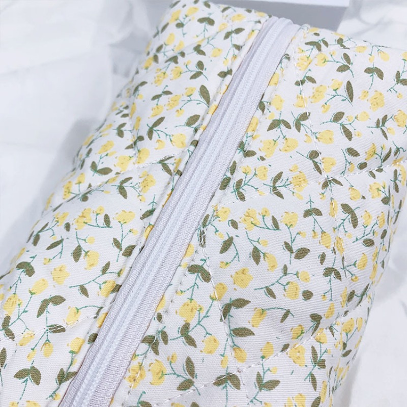 AliExpress Large Quilted Floral Zipper Makeup Bag, view 4