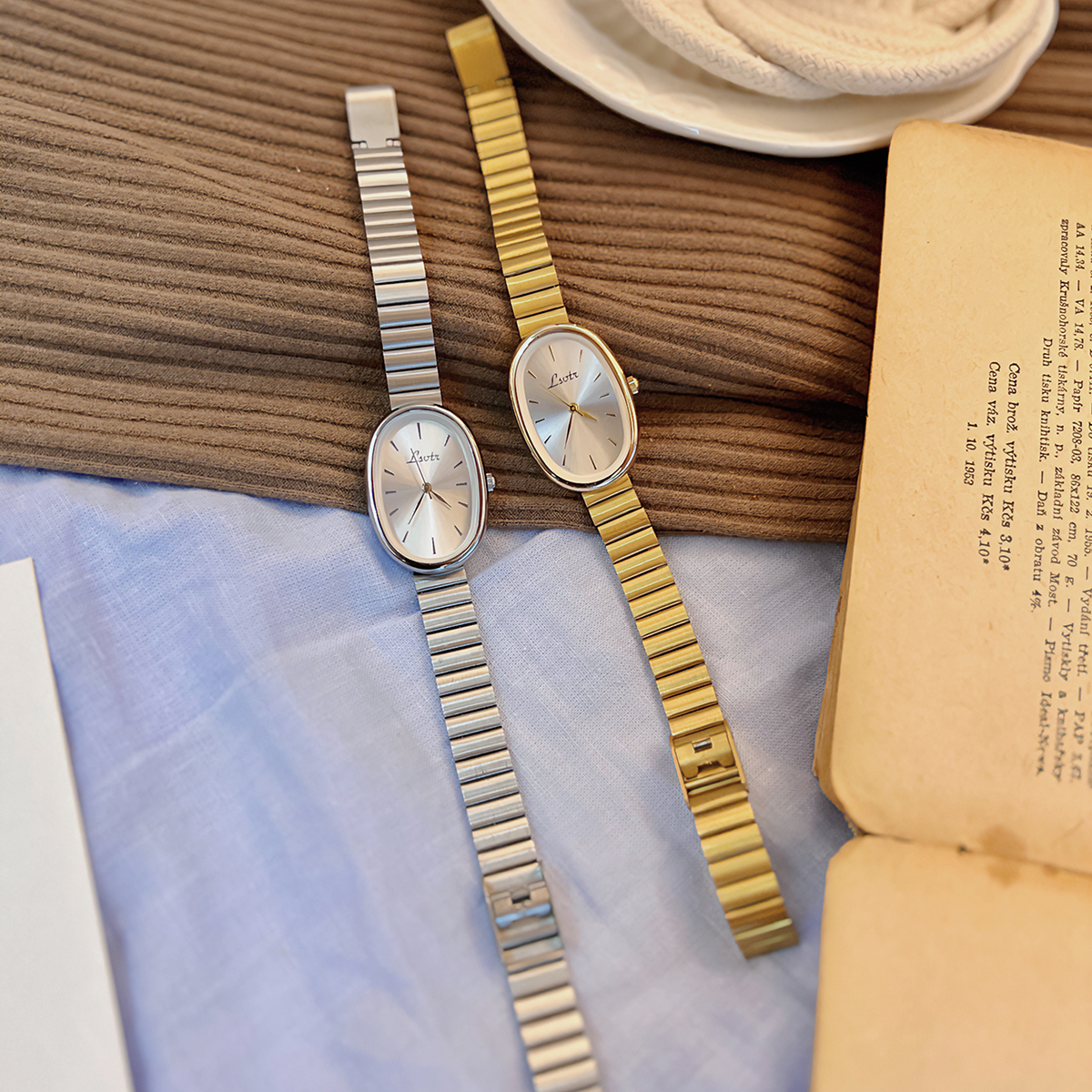 AliExpress Women's Vintage Gold Bracelet Quartz Watch, view 3
