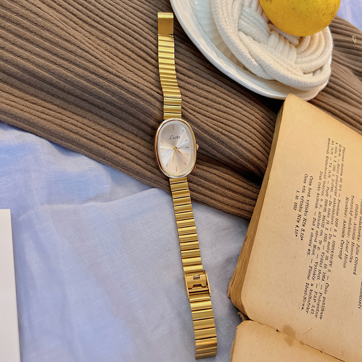AliExpress Women's Vintage Gold Bracelet Quartz Watch, view 4