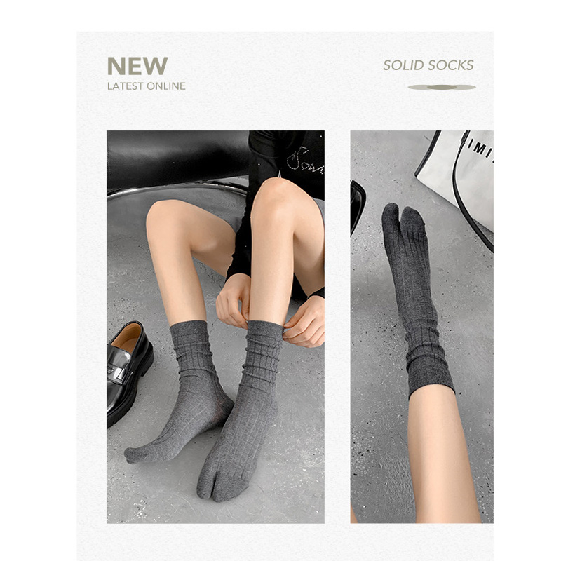 AliExpress 2/4 Pairs Tabi Socks Woman Cotton Solid Color Split Toe Socks Simple Comfortable Mid Tube Japanese Kimono Two-Toed Finger Socks, view 6