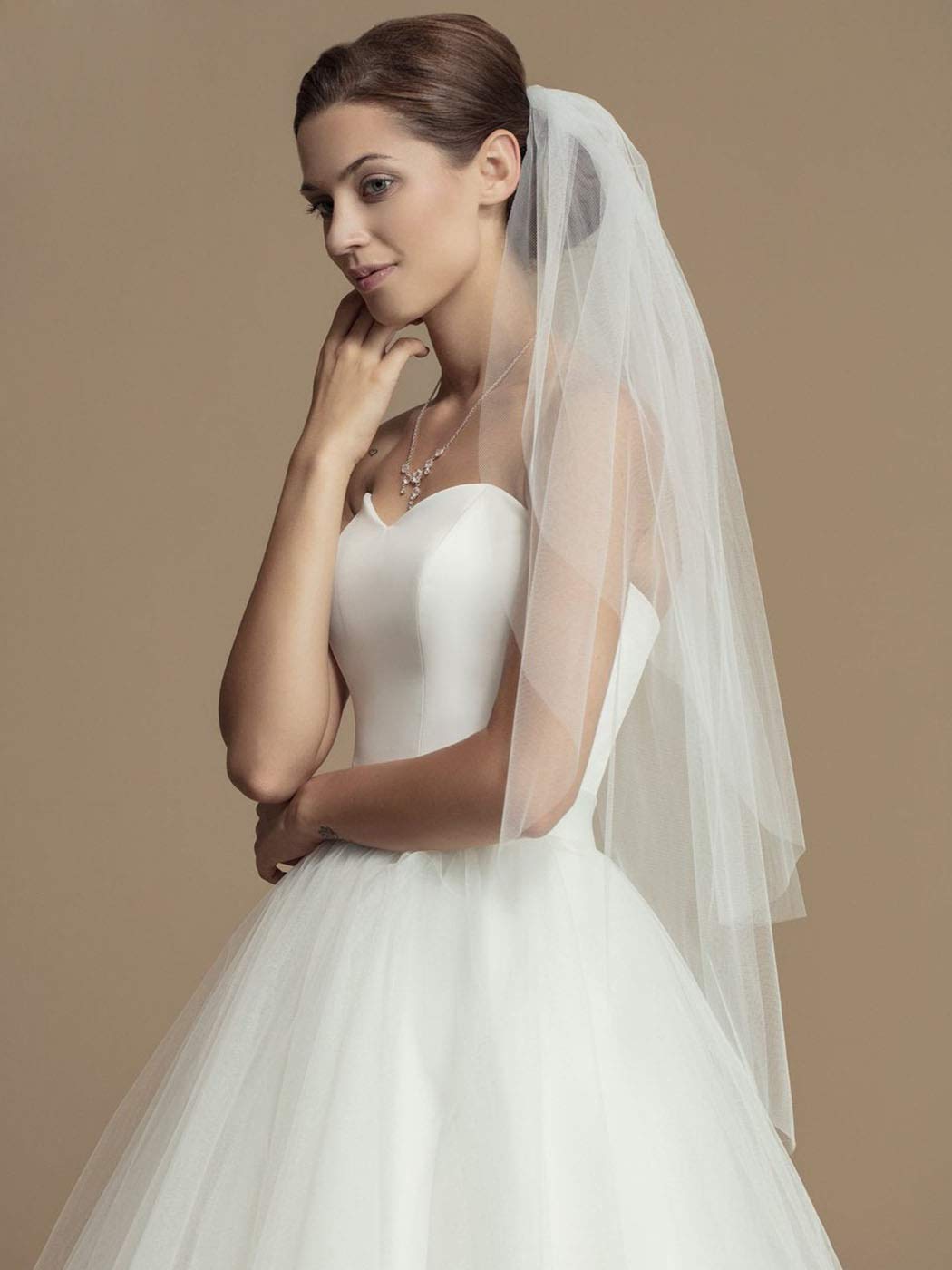 AliExpress 2 Tiers Bride Wedding Veil Short Fingertip Bridal Tulle Veil with Comb and Cut Edge, view 2