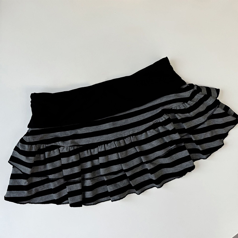 AliExpress 2026 Summer New Women's Wear Y2K Grunge Black and Grey Striped Ruffle Mini Skirt High Waist Elastic Waist Tight A-line Skirt, view 3