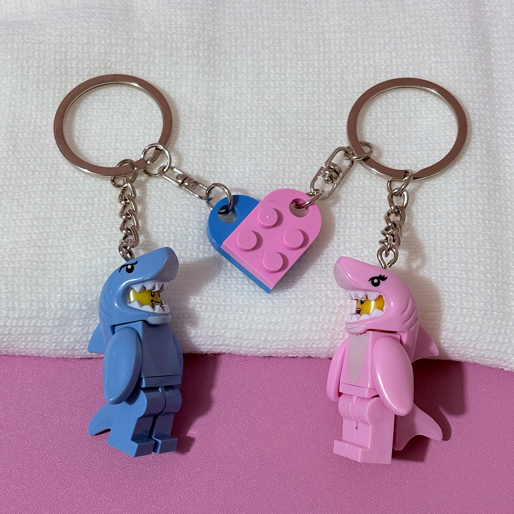 AliExpress 2pcs Cartoon Pink and Blue Shark Couple Keychain Heart-Shaped Building Block Splicing Keyring Backpack Pendant For Friends Gifts