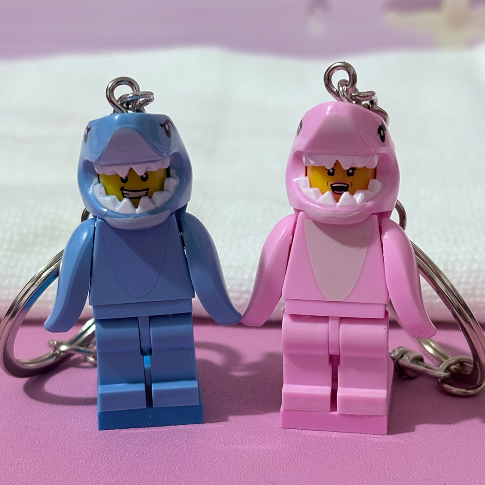AliExpress 2pcs Cartoon Pink and Blue Shark Couple Keychain Heart-Shaped Building Block Splicing Keyring Backpack Pendant For Friends Gifts, view 2