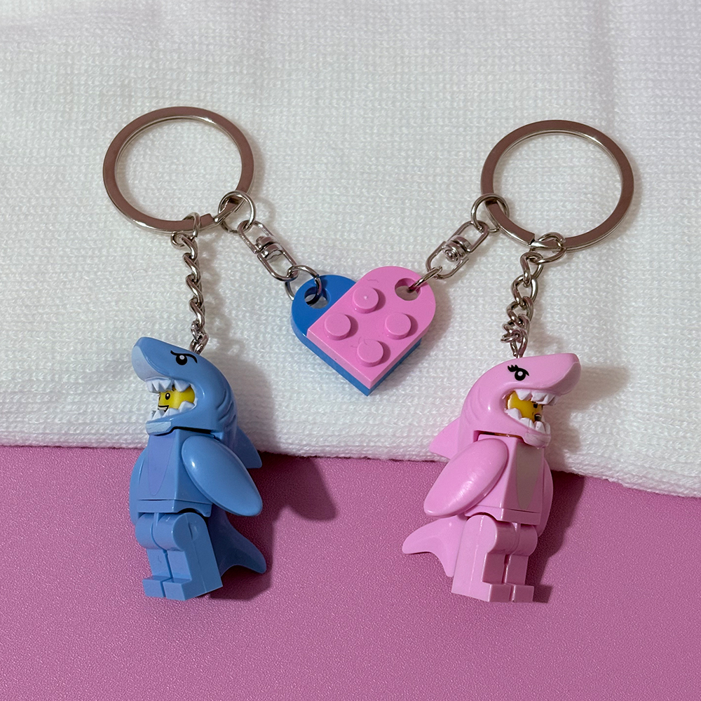 AliExpress 2pcs Cartoon Pink and Blue Shark Couple Keychain Heart-Shaped Building Block Splicing Keyring Backpack Pendant For Friends Gifts, view 5