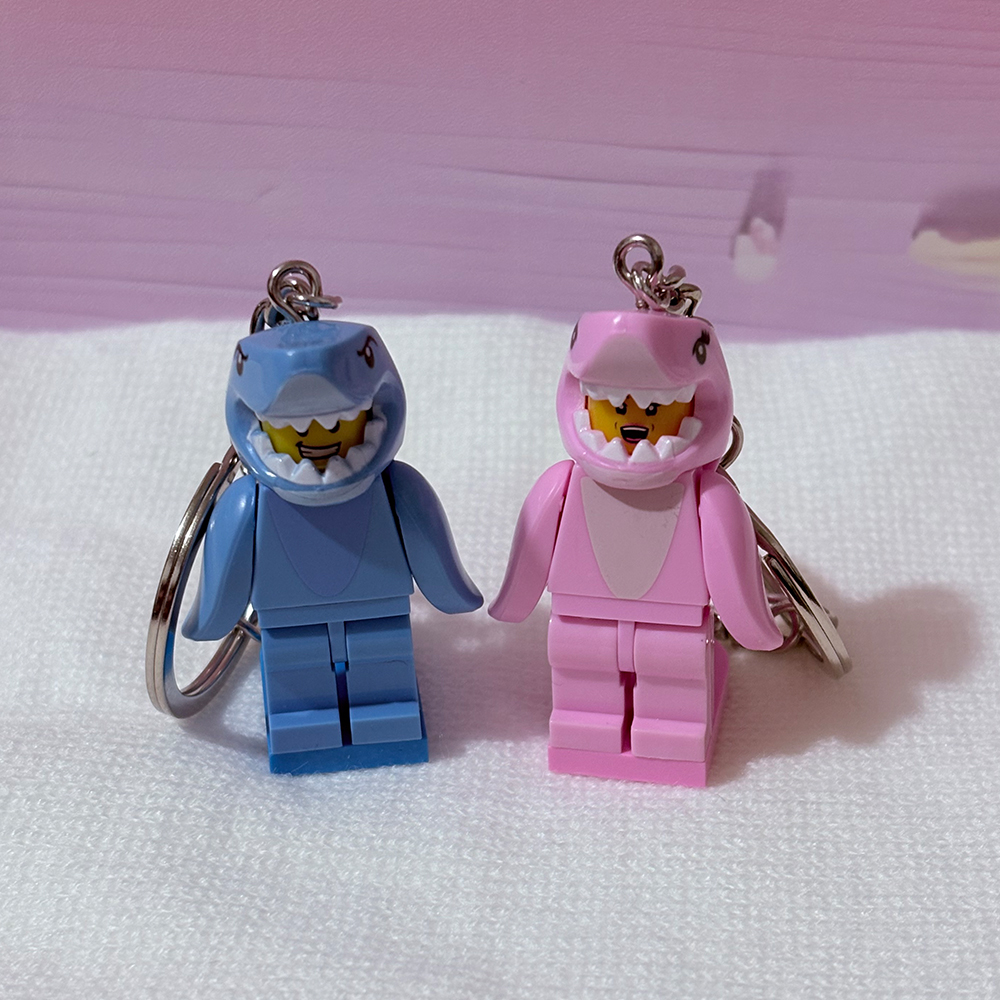 AliExpress 2pcs Cartoon Pink and Blue Shark Couple Keychain Heart-Shaped Building Block Splicing Keyring Backpack Pendant For Friends Gifts, view 6