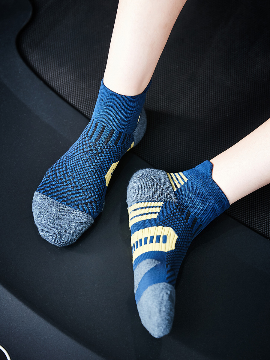 AliExpress 3Pairs Professional Sports Fitness Socks Towel Bottom Non-Slip Running Sock Men Women Short Quick-Drying Basketball Training Sox, view 4