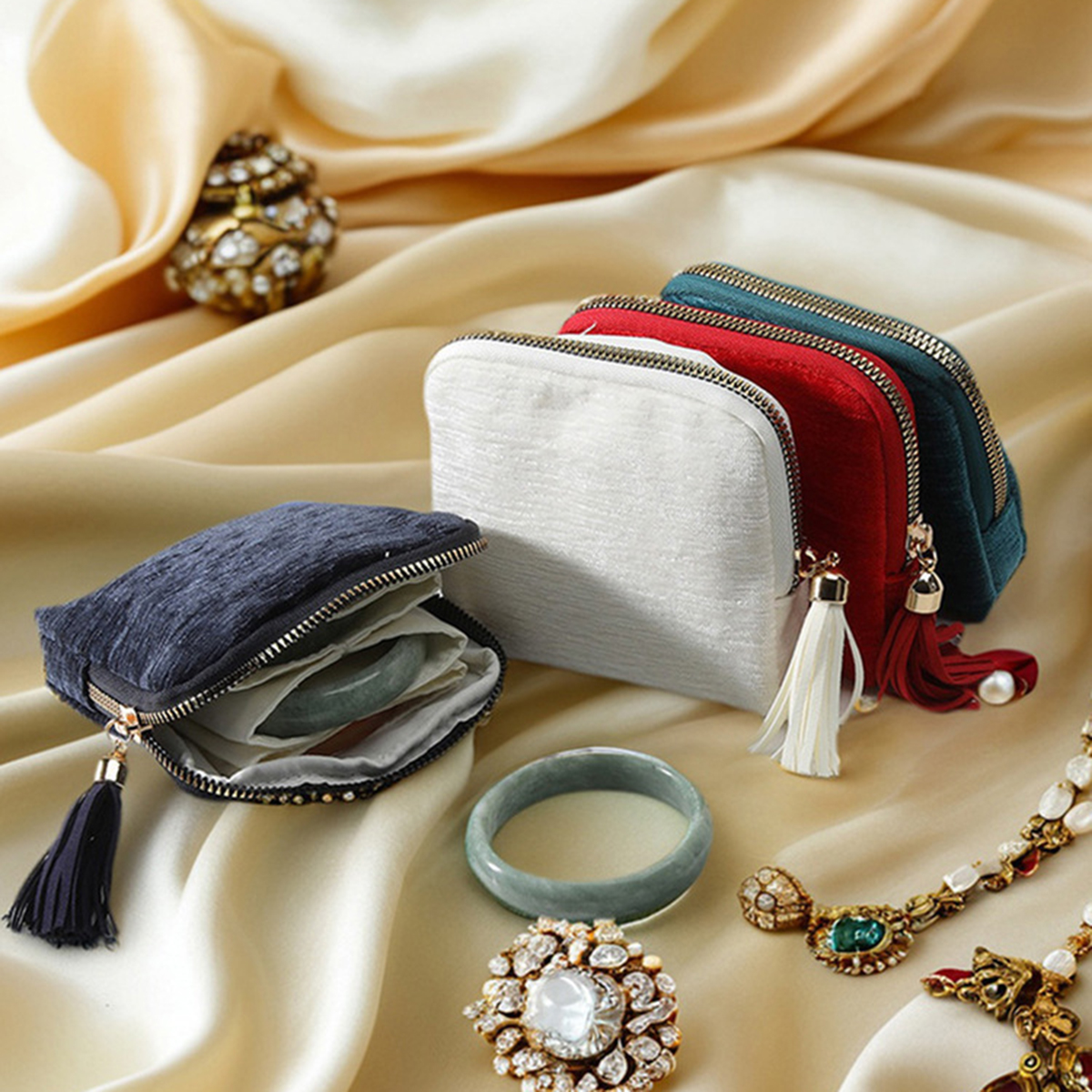 AliExpress 5-Layer Velvet Travel Jewelry Storage Bag, view 2