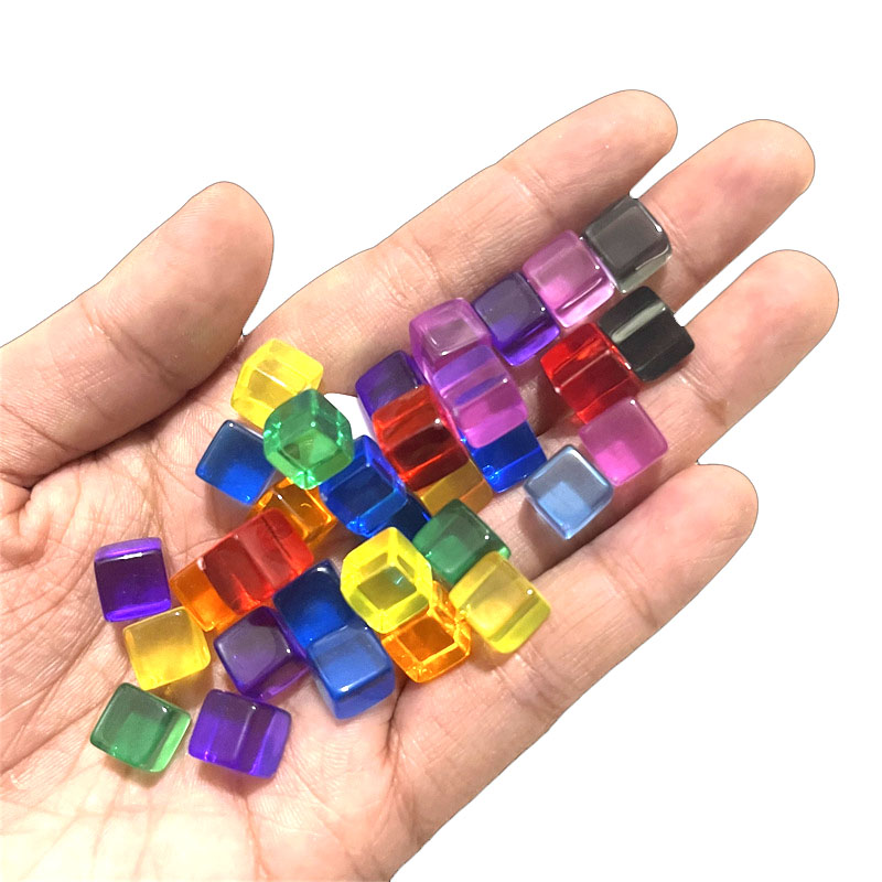 AliExpress 50pcs/set 8mm high quality clear Cube Dice Chess Pieces Token Square Corner Crystal Dice for Puzzle Game board game components