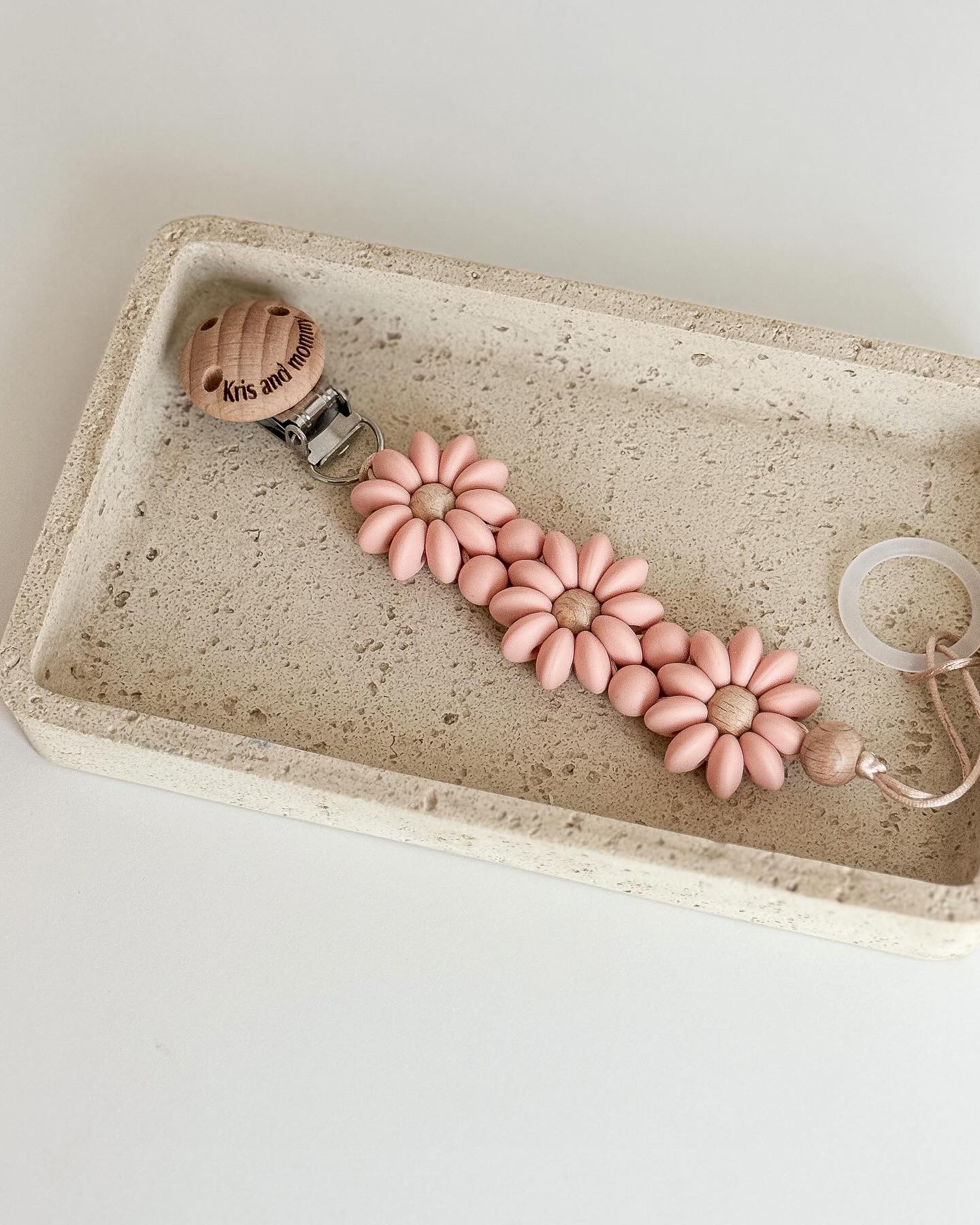 AliExpress Baby Pacifier Clip Flower Soother Clip Handmade Silicone Dummy Nipple Holder Clip Newborn Essentional Teething Toys, view 3