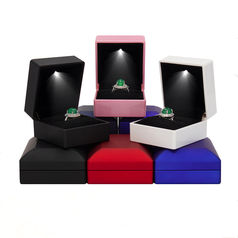 AliExpress LED-Lit Jewelry Display Box