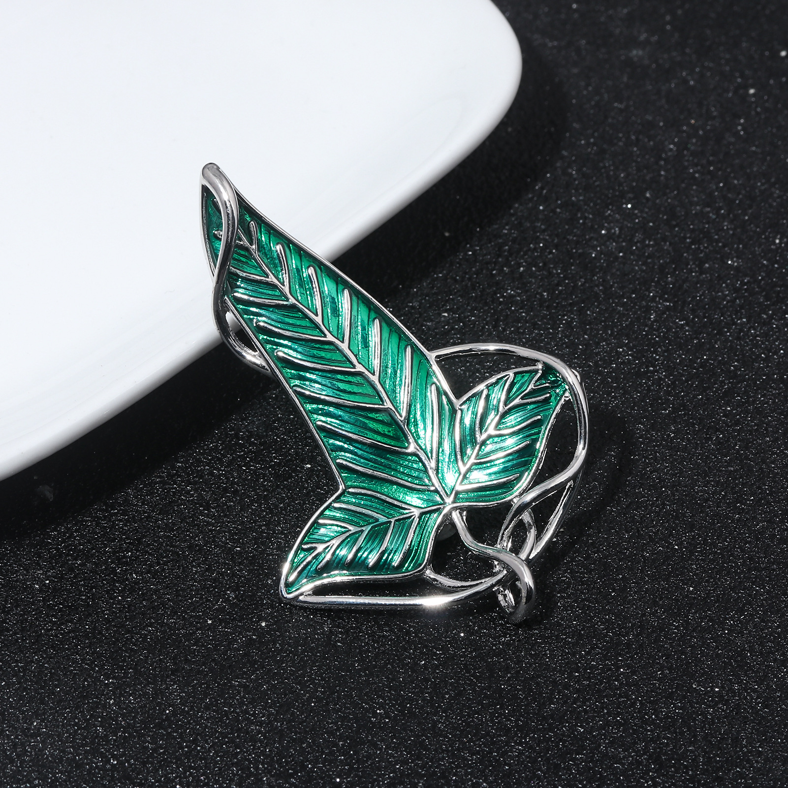 AliExpress Elf Green Leaves of Lorien Brooch Pin Tolkien Galadriel Legolas Frodo Baggins Aragorn Tree Enamel Badge Movie Jewelry Wholesale, view 4