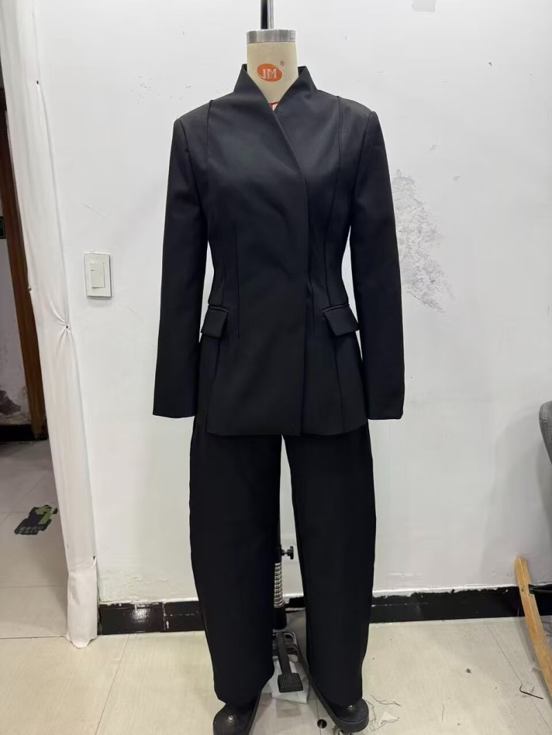 AliExpress ETJ 2025 Women's New Fashion Design Three-Dimensional Cut High Collar Slim Suit Jacket & Matching Casual Trousers, view 5