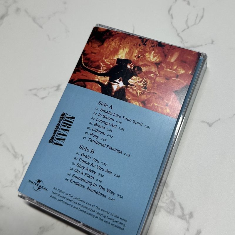 AliExpress European and American classic rock music cassette tape unopened, containing lyrics booklet, brand new appearance, view 2