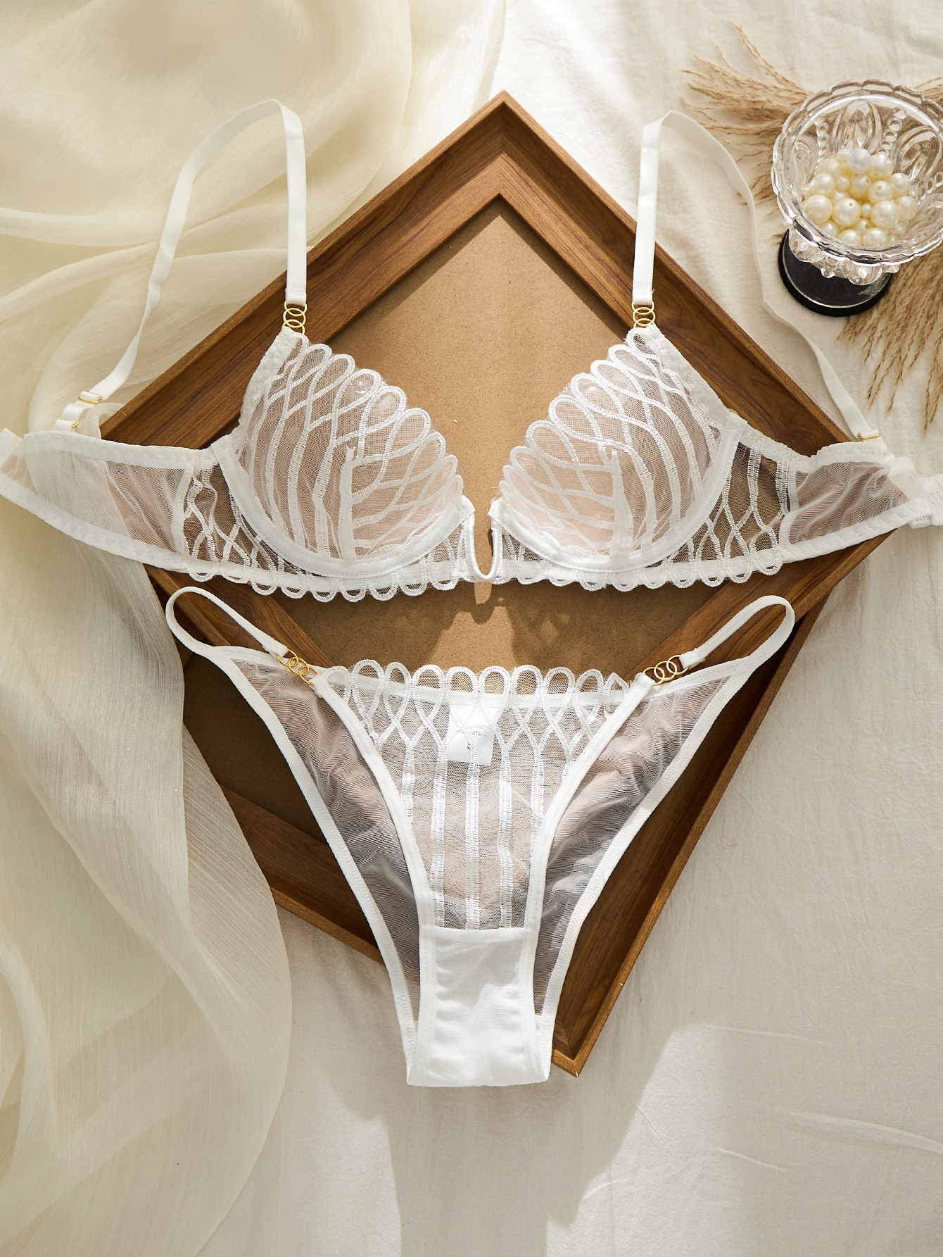 AliExpress French Style Sexy Embroidered Transparent Underwear Set V-Neck Design Anti-Sagging Breathable Bra And Panties Ensemble