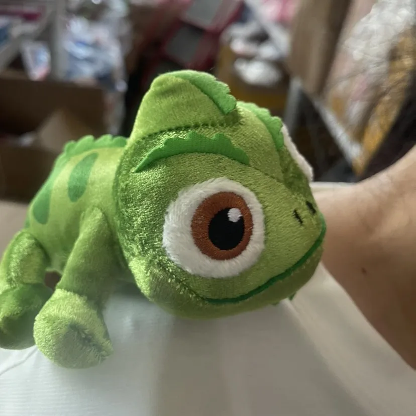 AliExpress Hot Chameleon 15cm Plush Sit on Shoulders Plush Toys Stuffed Creative Lizard Doll Clothing Accessories for Kid Birthday Gift, view 3