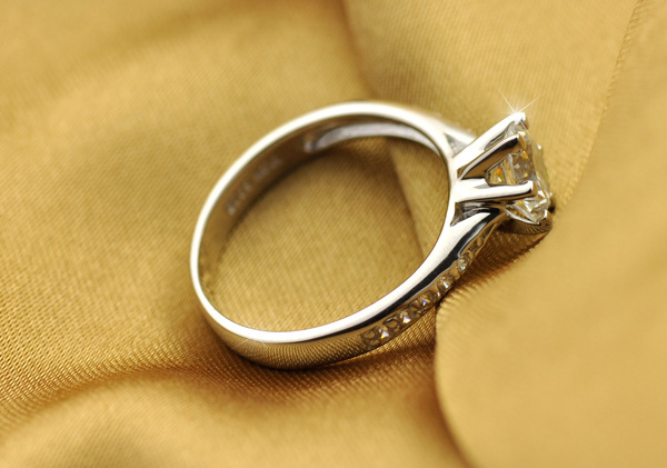 AliExpress 925 Sterling Silver Six-Claw Solitaire Ring, view 3