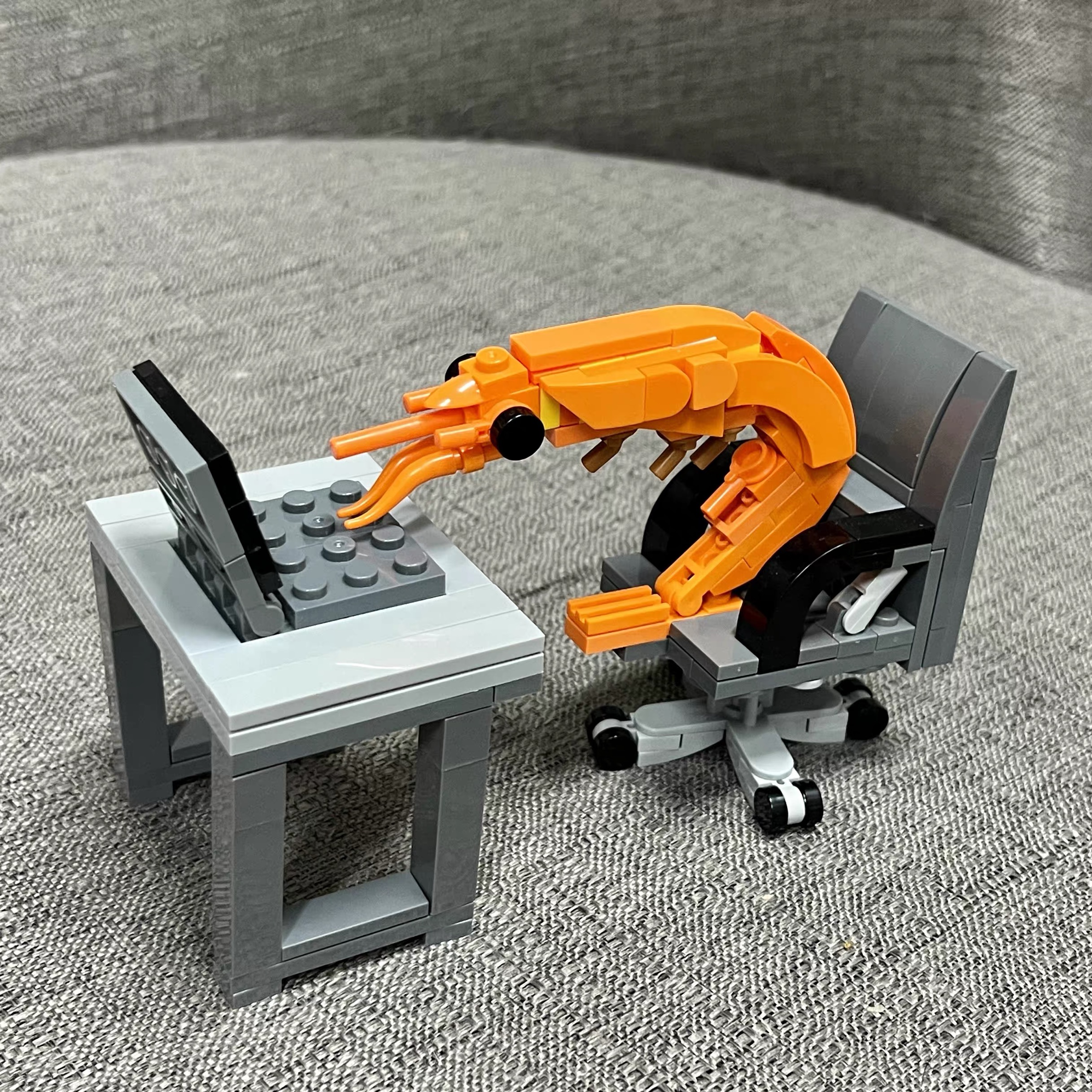 AliExpress MOC Building block shrimp model figurines, puzzle assembly, boys and girls randomly mixing, Internet celebrity creative parodies