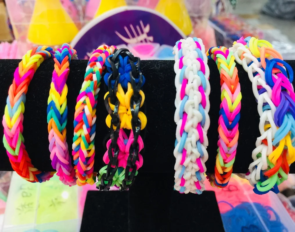 AliExpress NEW 600pcs Fluorescence Glow Bracelets Making Supplies DIY Rubber Loom Bands Wrist Necklaces for Girls Party Supplies Boy Toys, view 4