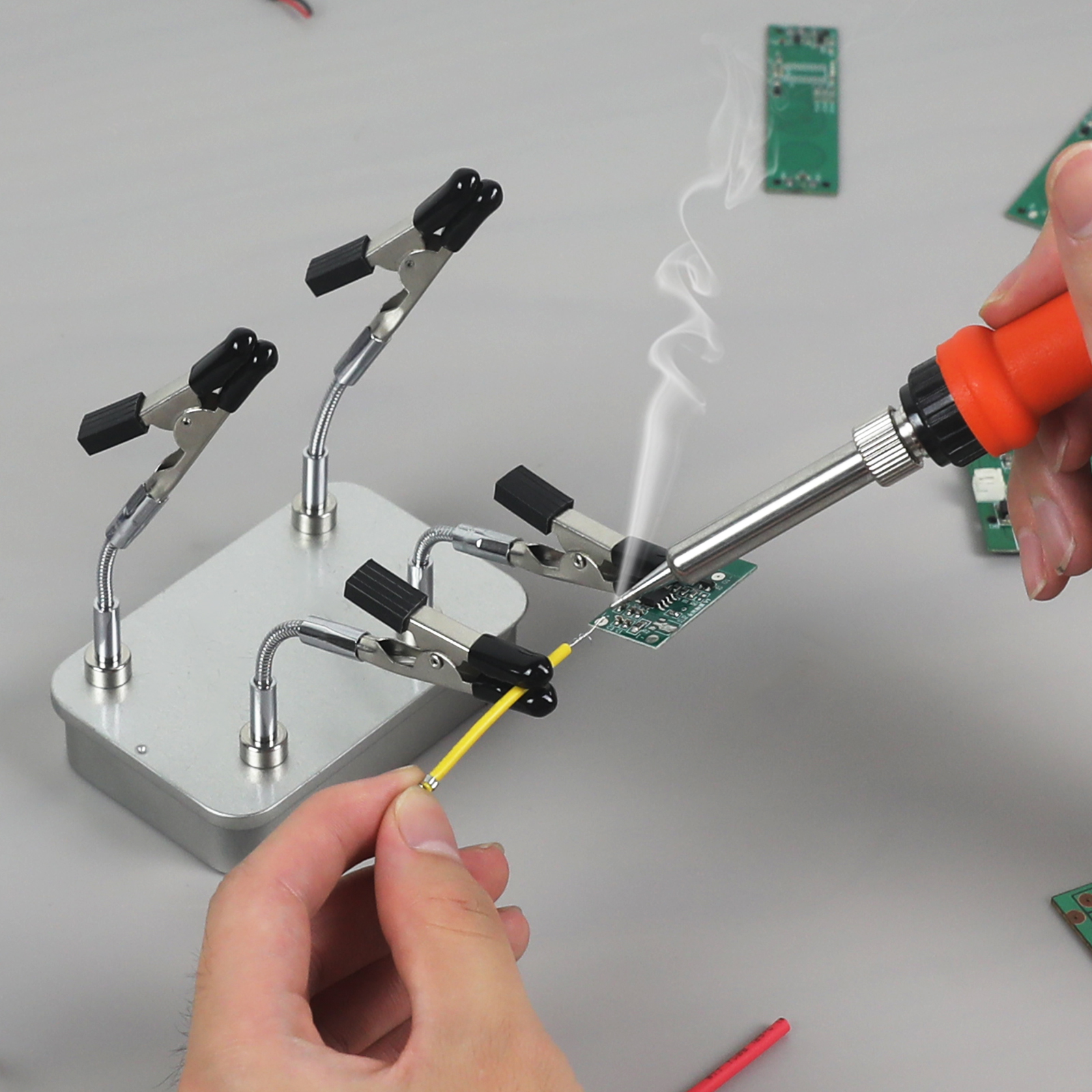AliExpress NEWACALOX Magnetic Soldering Helping Hands (4 Arms)