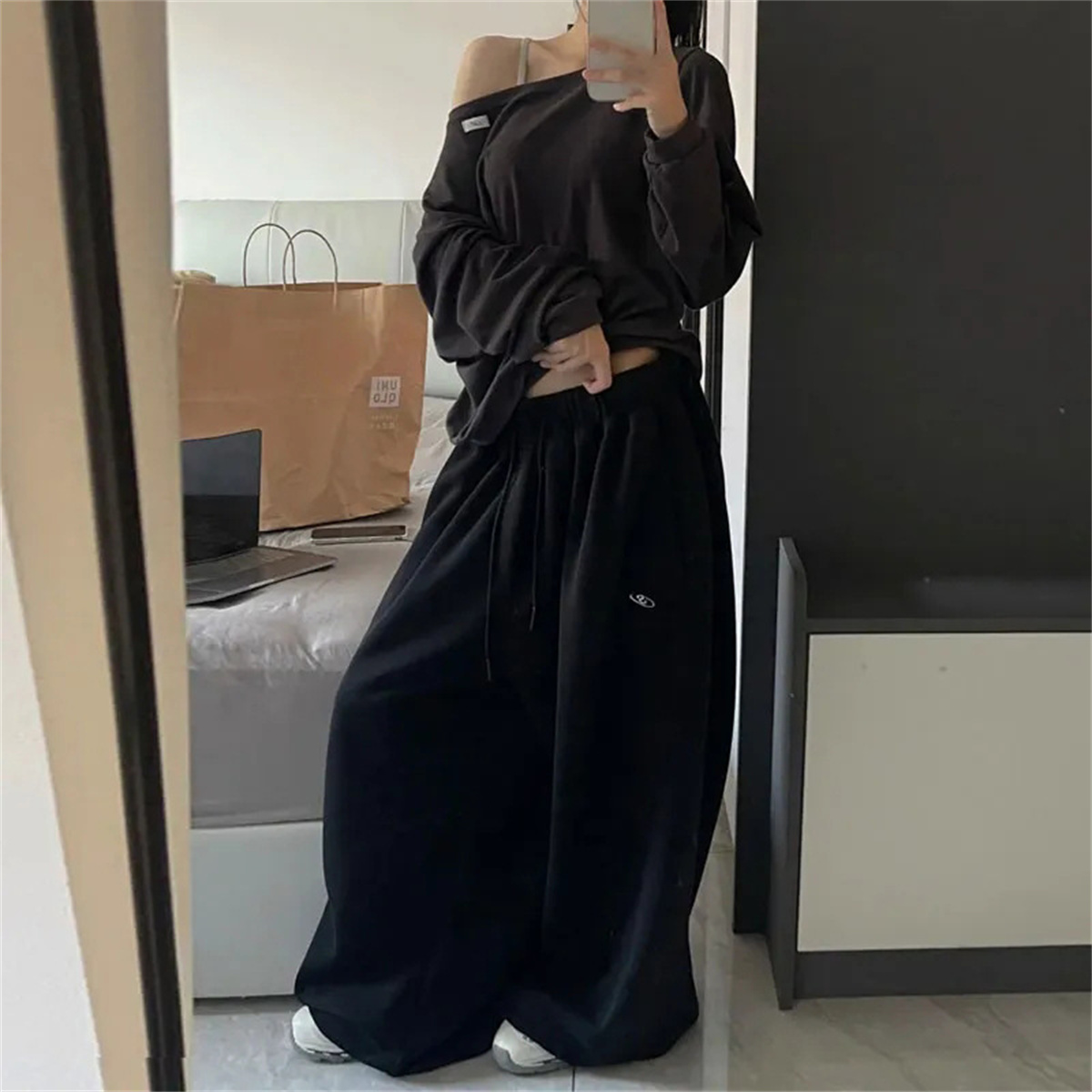 AliExpress Oversize Woman Grey Black Sweatpants Y2K Korean Streetwear Loose Casual Jogger Pants High Waist All Match Drawstring Trousers, view 2