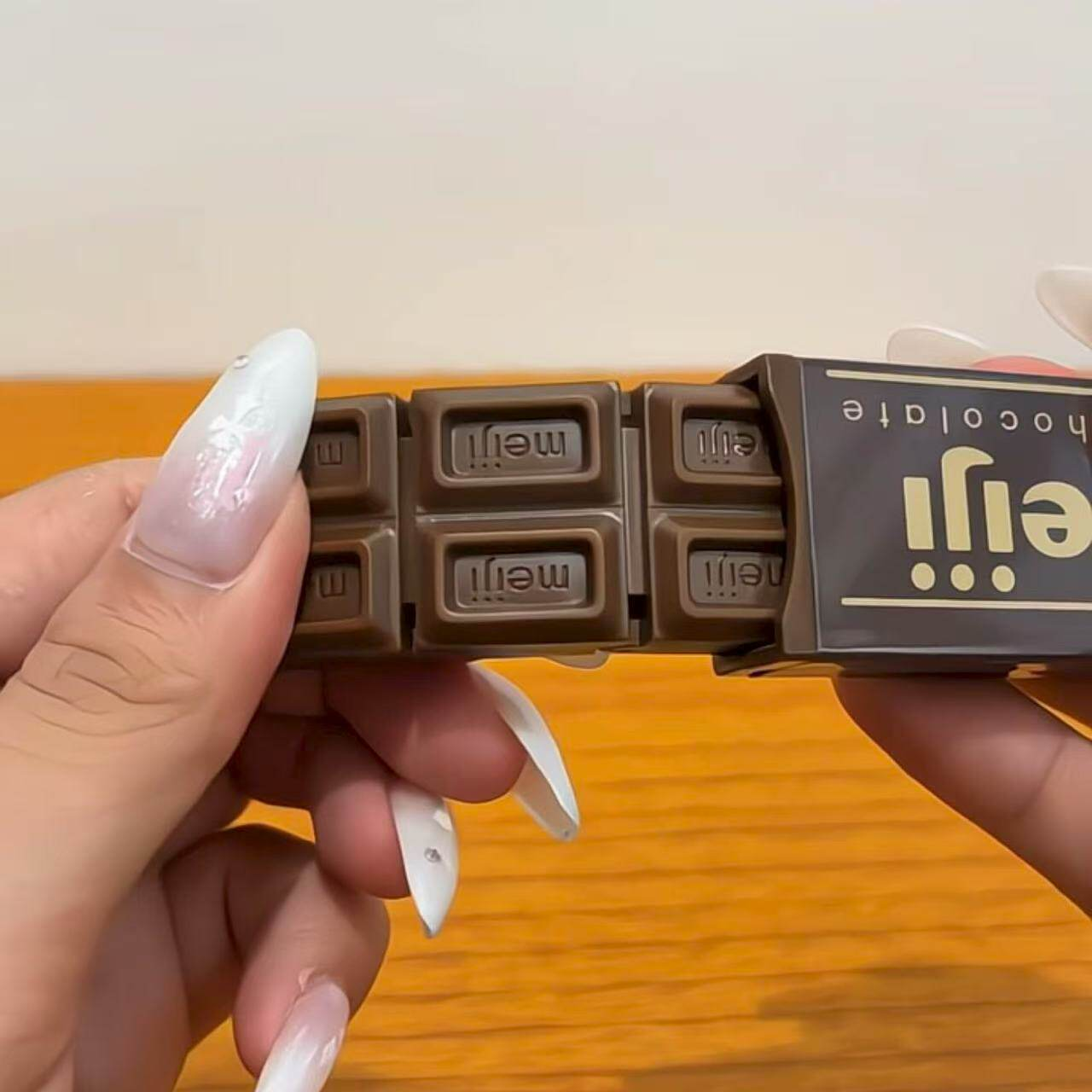 AliExpress Simulated Meiji Chocolate Fidget Toy Bendable Structure with Crisp Click Snap Sound Creative Decompression Toy Relieve Stress, view 5