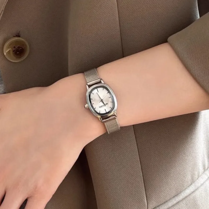 AliExpress Small Oval Dial Green Women's Quartz Watch, view 4