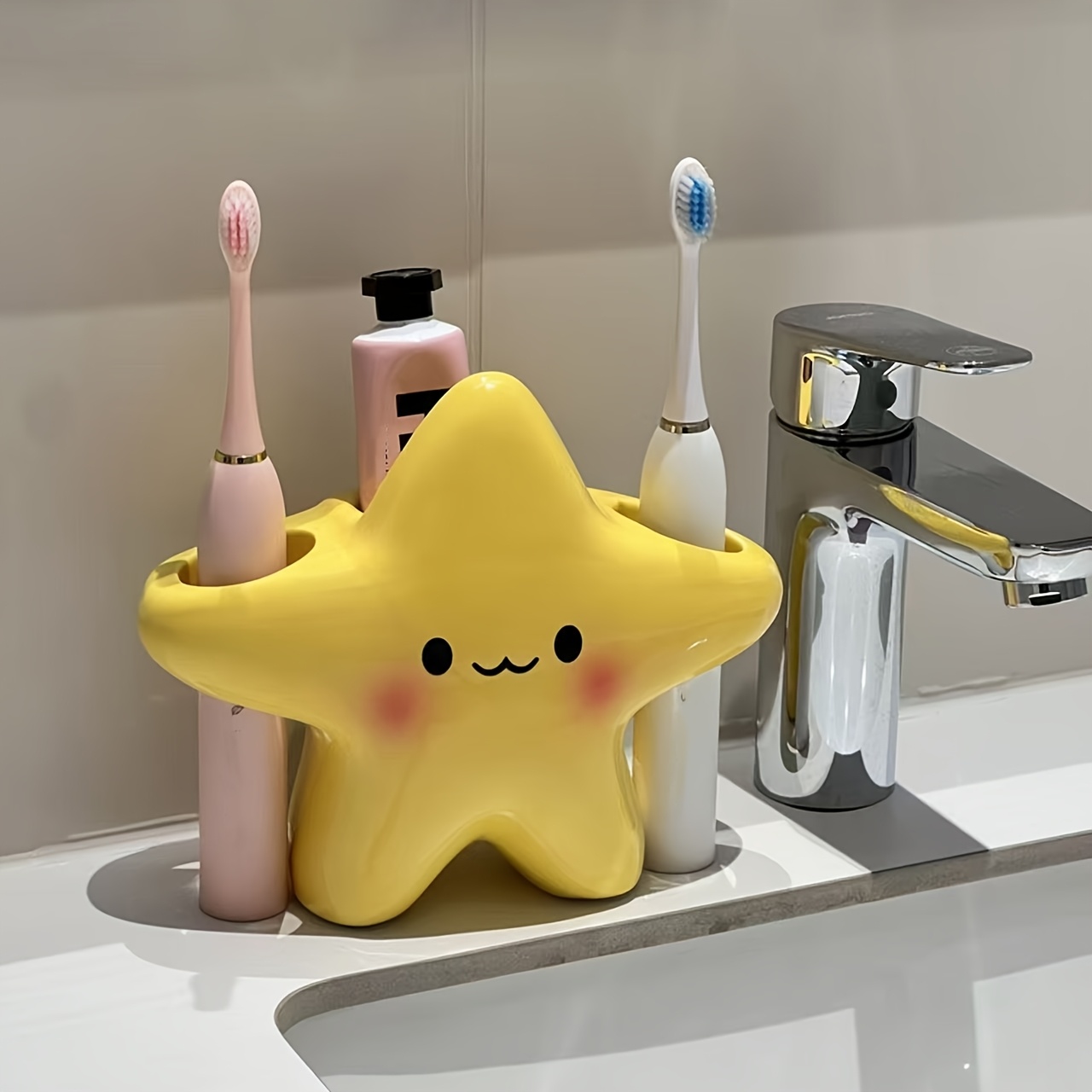 AliExpress Star-shaped plastic toothbrush holder - Independent bathroom storage, cute face design for toothbrush and toothpaste storage