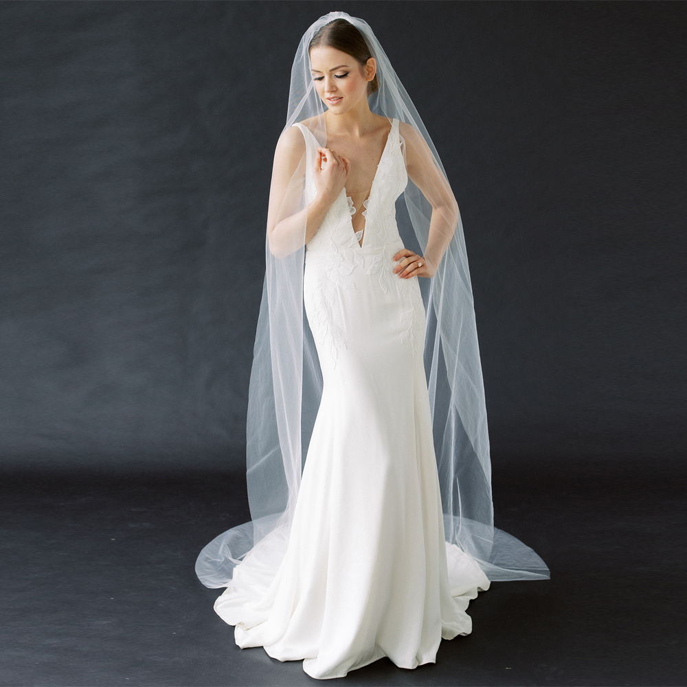 AliExpress TOPQUEEN V30 Classic Bridal Wedding Veils Plain Yarn 1 Tier Soft Wedding Long Veil with Comb Wedding Dress Accessories Black Red, view 2