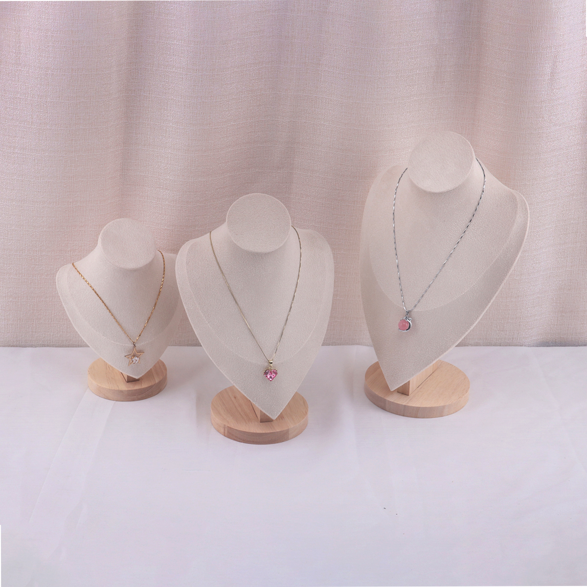 AliExpress Velvet Portrait Necklace Display Bust, view 3