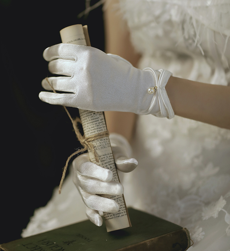 AliExpress White Satin Wedding Dress Gloves Short Elegant Petal Pearl Bow Mesh Bridal Gloves Versatile Photo Accessories Pearl Retro, view 2
