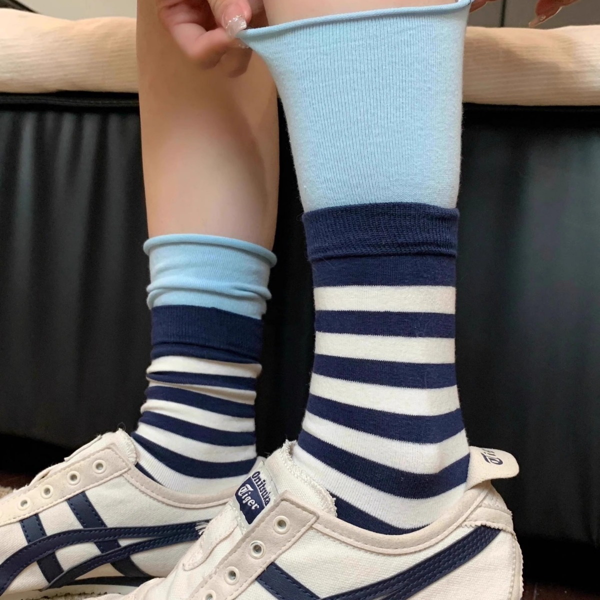 AliExpress Women's Socks Japanese Striped Contrasting Dopamine Kawaii Rolled Edge Sports Mid Tube Socks Comfortable Breathable Cotton Socks, view 2