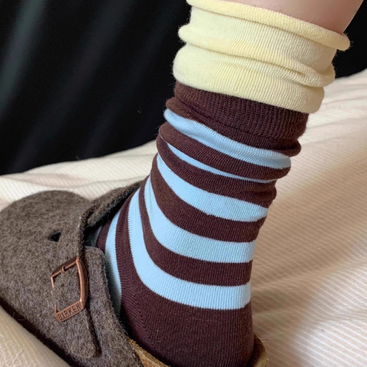 AliExpress Women's Socks Japanese Striped Contrasting Dopamine Kawaii Rolled Edge Sports Mid Tube Socks Comfortable Breathable Cotton Socks, view 4