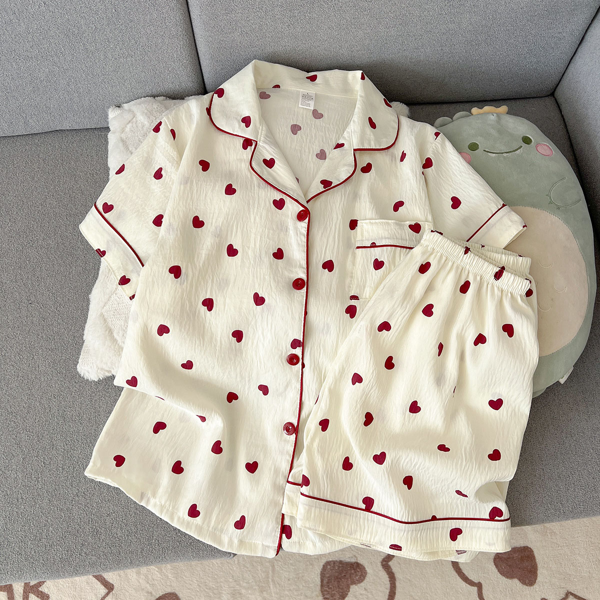 AliExpress Women's Summer Thin Pajamas with Heart-Shaped Short Sleeves and Shorts, Sweet and Cute, Can Be Worn Outside in Summer, Two-Piece