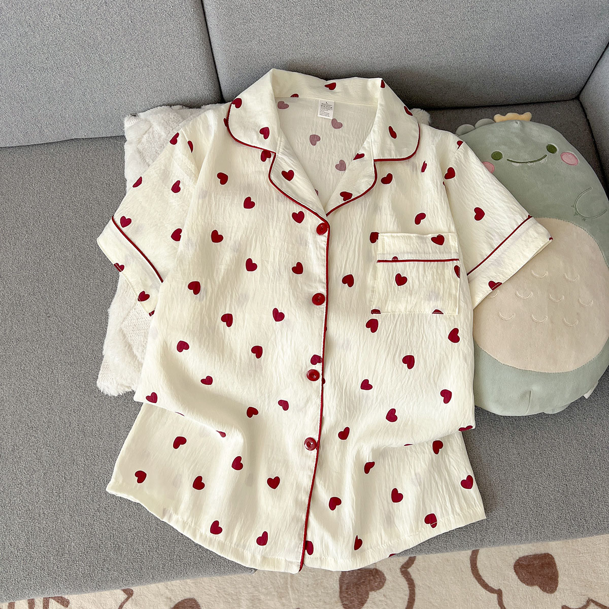 AliExpress Women's Summer Thin Pajamas with Heart-Shaped Short Sleeves and Shorts, Sweet and Cute, Can Be Worn Outside in Summer, Two-Piece, view 2