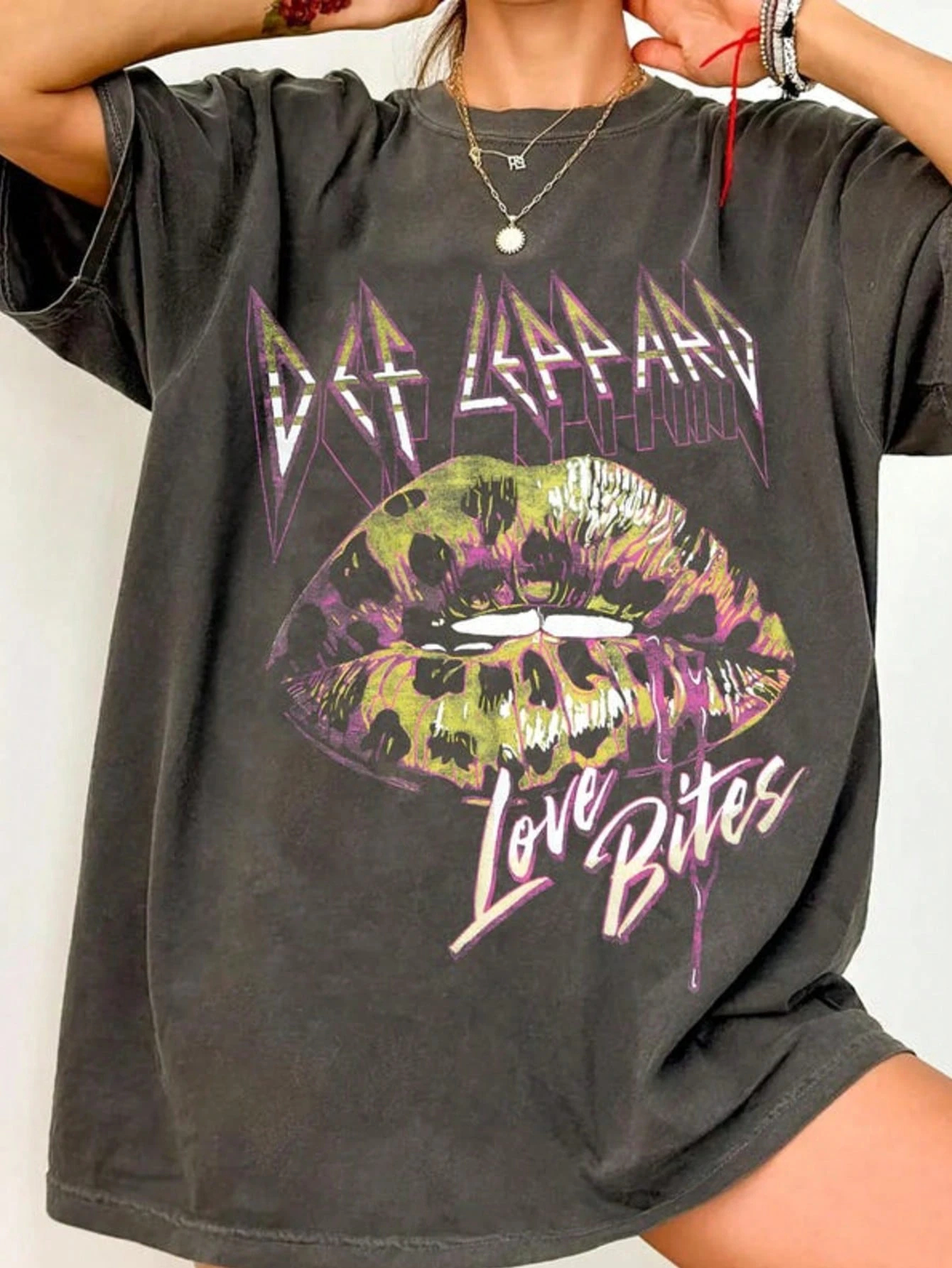AliExpress Women Vintage Def Leppard Band Rock Music Gift Loose T-Shirt Oversized Cotton Casual Harajuku Summer Short Sleeve Streetwear