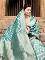 Dista Elora Green Linen Zig Zag Ikat Wedding wear Designer Saree, view 5