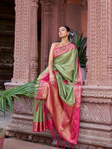 Dista Elora Light Green Munga Zari Silk Kanjivaram With Zig Zag Pattern Saree, view 5